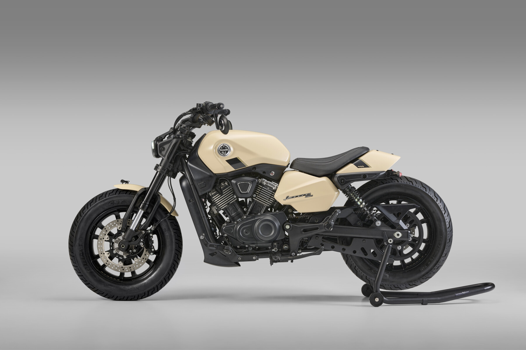 Benelli Leoncino Bobber 400