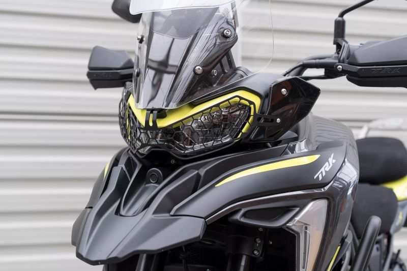 Kryt předního světla Benelli TRK 702 702X