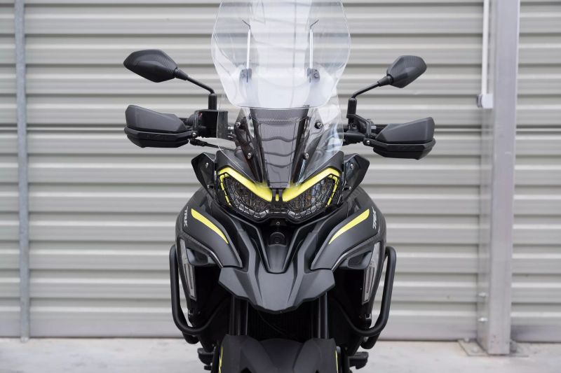 Kryt předního světla Benelli TRK 702 702X