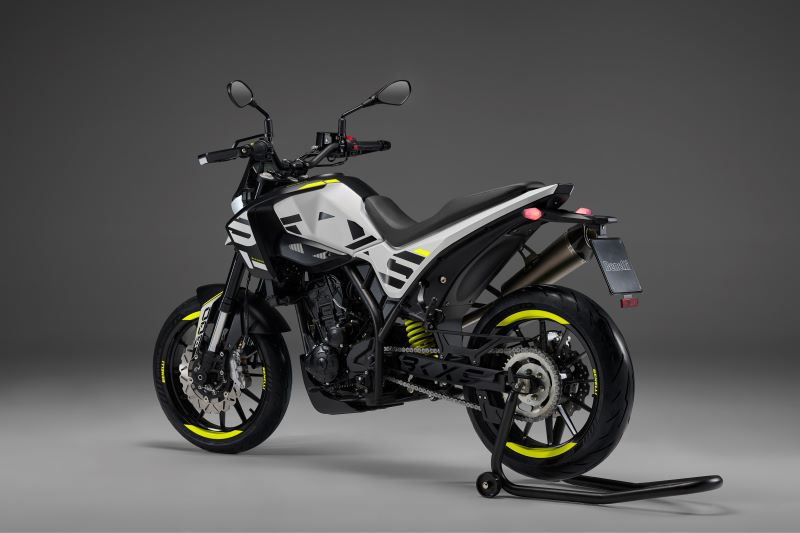 Benelli BKX 300S